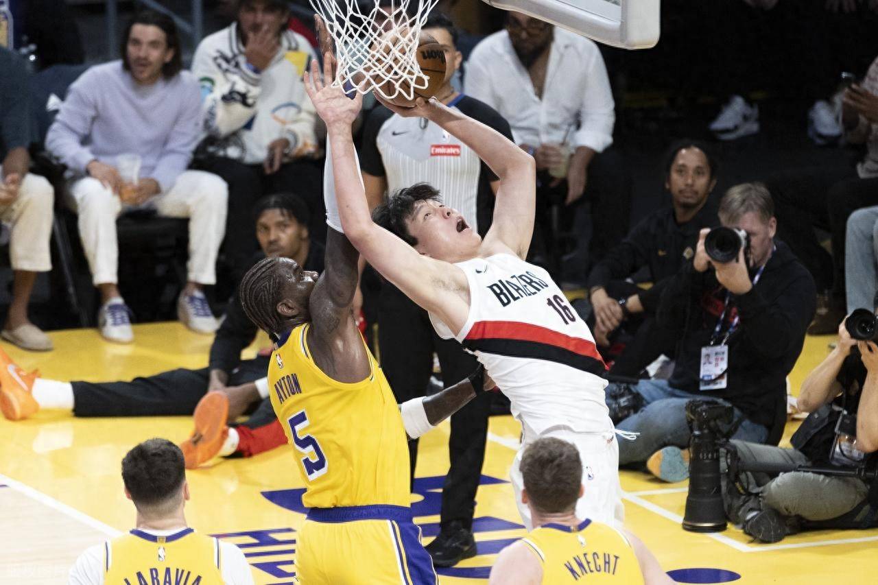 爱游戏体育app下载-CBA季后赛赛程吃紧，波特兰开拓者赛后再遭质疑，压力陡增，轮换策略成焦点(虎扑篮球cba专区)